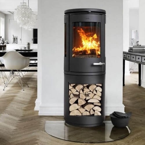 Poêle à bois Morsoe 7893 | 7,3 kW avec un compartiment pour ranger le bois