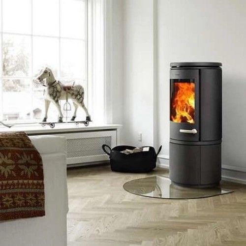 Poêle à bois Morsoe 7843 | 7,3 kW avec un compartiment pour ranger le bois