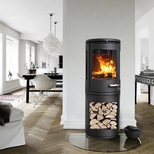 Poêle à bois Morsoe 7993 | 7,3 kW avec un compartiment pour ranger le bois