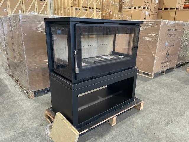 Poêle à bois ventilé 3 vitres avec bûcher - FIREMATIC Calgary - L 13.5 kW