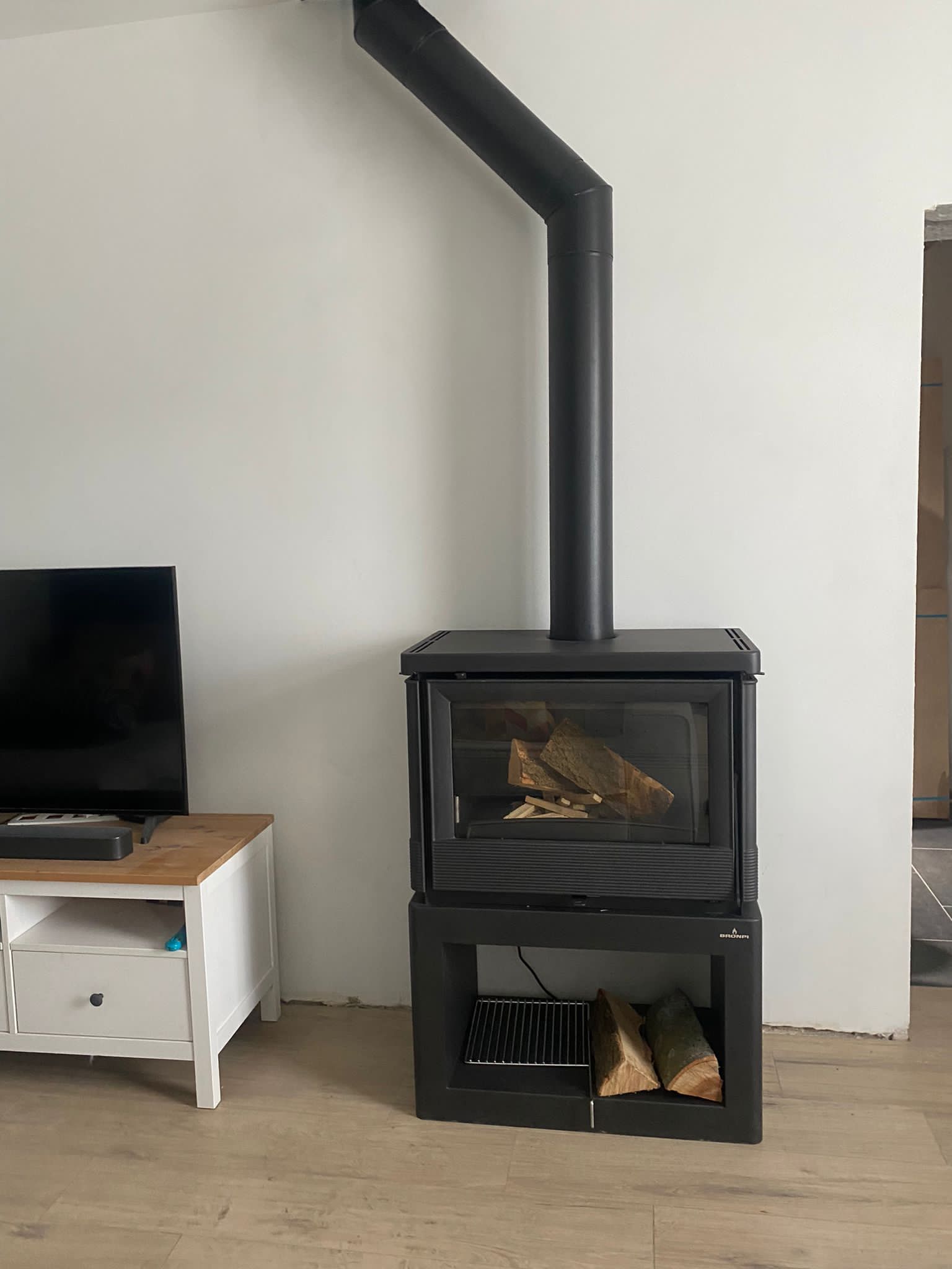 Poêle à bois ventilé silencieux raccordable 3 vitres - BRONPI Versailles 10 kW